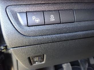 Peugeot 208 1.2i Intuitive, Leer, Navi-MMS, Cruise & Climate picture 18