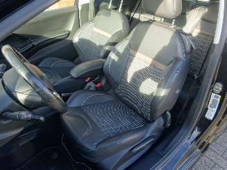 Peugeot 208 1.2i Intuitive, Leer, Navi-MMS, Cruise & Climate picture 11