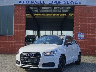 krockskadad bil auto Audi A1 Sportback Ultra 1.0 TSFI, Airco, Navi, PDC 2017/11
