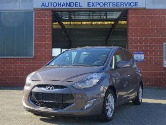 damaged passenger cars Hyundai Ix20 1.6i Lounge Pack 125pk, Climate & Cruise, Trekhaak 2012/5