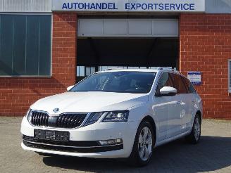 krockskadad bil auto Skoda Octavia Style 1.6 TDI 85kw, Leder, Navi, Climate & Cruise, DiGi, Trekhaak 2019/4
