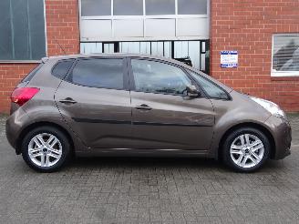 Kia Venga Summer Edition 1.4 CVVT, Panorama, Navi, Leer, Airco, Cruise picture 6