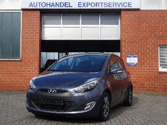 krockskadad bil auto Hyundai Ix20 Design Edition 1.6i Automaat 125pk, Navi, Climate & Cruise, Camera 2016/8