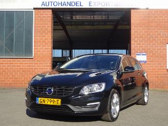 skadebil auto Volvo V-60 D6 TwinEngine 162kw Plug-in Hybride, Leer, Navi, Airco, Trekhaak 2015/7