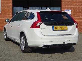 Volvo V-60 2.4 D6 AWD Plug-In Hybrid Summum, Leer, Navi, Climate & cruise picture 6