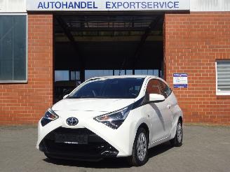 uszkodzony samochody osobowe Toyota Aygo X Play 1.0 VVT-i, Airco, Cruise ontrol, MMS, Camera 2018/1