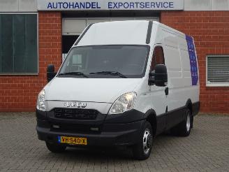 krockskadad bil bedrijf Iveco Daily 40-C15 3.0 107kw, Airco, Cruise, Trekhaak 3500 kg 2014/7