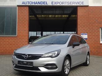 Vaurioauto  passenger cars Opel Astra Sports Tourer Edition 110pk Euro6, Navi, Climate & Cruise 2021/10