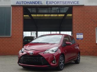 Vaurioauto  passenger cars Toyota Yaris 1.5i Active Automaat, Climate & Cruise, Multmedia 2019/9