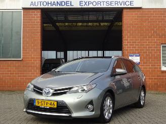 Damaged car Toyota Auris Touring Sports 1.8i Hybride , Panorama, Navi, Camera, Cruise & Climate control 2013/12
