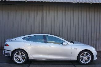krockskadad bil bedrijf Tesla Model S 85 85kWh 270kW Panoramadak leder 2014/9
