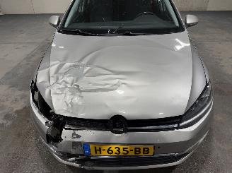 Volkswagen Golf 1.0TSI 63kW Navi Airco Trendline picture 18