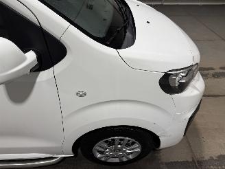 Peugeot Expert 2.0BlueHDI 90kW Premium Pack picture 18