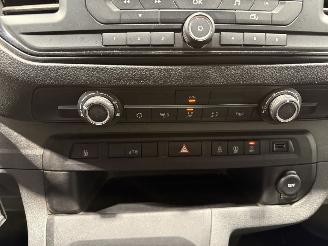 Toyota Proace 2.0D4 106kW DC Cool Long picture 32