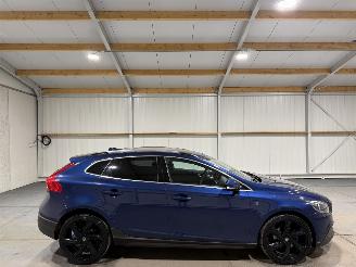 skadebil auto Volvo V-40 1.6D2 84kW Cross Country Momentum 2015/2