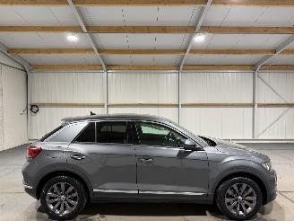 Vaurioauto  passenger cars Volkswagen T-Roc 1.5TSI 110kW Sport Business R 2019/11