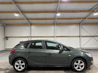 damaged passenger cars Opel Astra 1.4 74kW Edition 2011/4