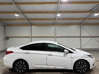 Damaged car Hyundai I-40 1.7CRD 104kW Automaat Clima 2017/8