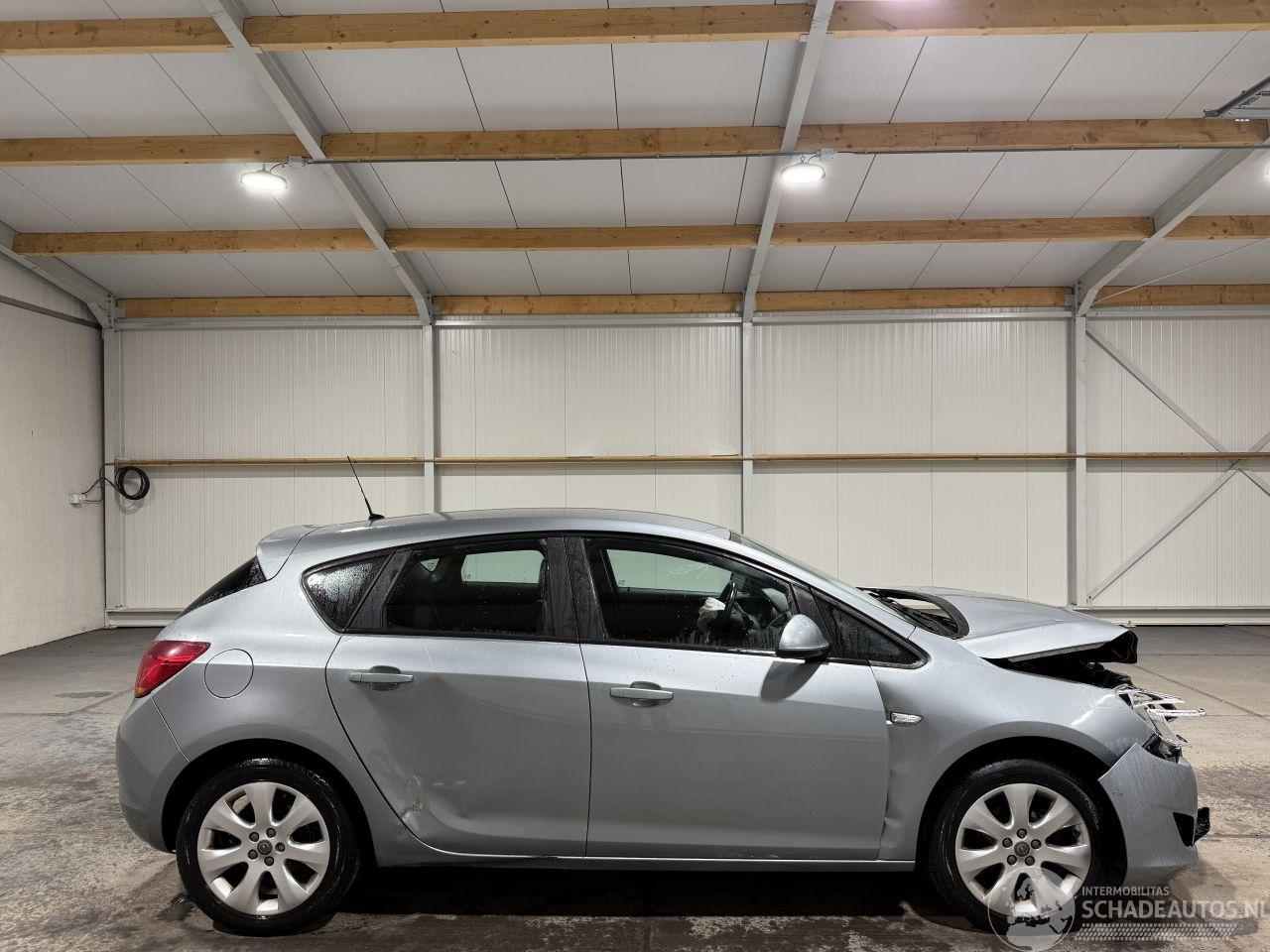 Opel Astra 1.4Turbo 103kW Edition