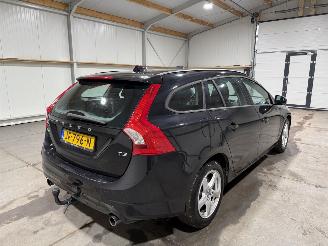 Volvo V-60 1.6T3 110kW Airco Ocean Race picture 6