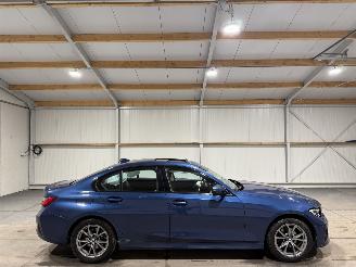 krockskadad bil auto BMW 3-serie 318i 115kW Automaat Business Edition 2021/9