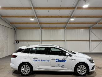 Vaurioauto  passenger cars Renault Mégane 1.0TCE 84kW Clima Navi 2021/10