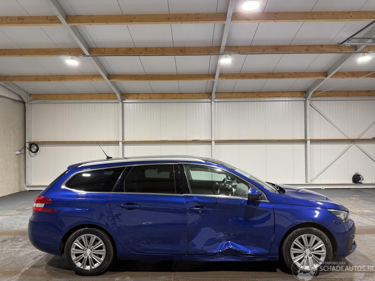 Peugeot 308 1.2PureTech 96kW Pano Blue Lease Premium