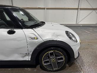 Mini Electric 33kWh 135kW Charged picture 15