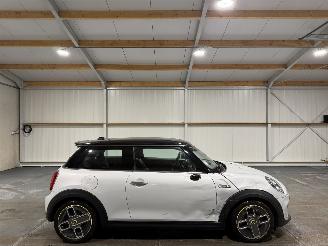 Unfallwagen Mini Electric 33kWh 135kW Charged 2019/12