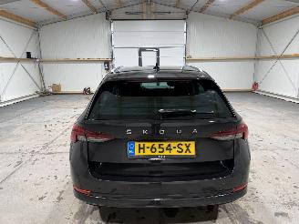 Skoda Octavia 1.5TSI 110kW First Edition picture 7