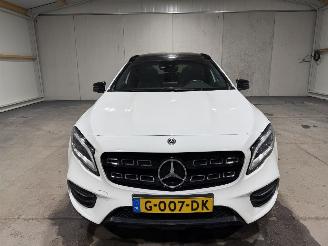 Mercedes GLA 180 90kW Automaat Pano Business  Solution picture 4