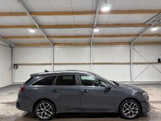 skadebil auto Kia Ceed 1.6GDI PHEV 77kW Automaat Pano ExecutiveLine 2021/12