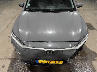 Hyundai Kona 64kWh 150kW Premium picture 21