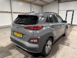 Hyundai Kona 64kWh 150kW Premium picture 6