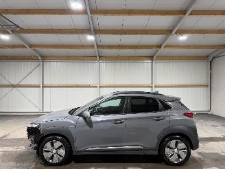 Hyundai Kona 64kWh 150kW Premium picture 9