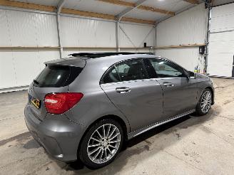 Mercedes A-klasse 180 90kW Automaat Pano Prestige picture 5