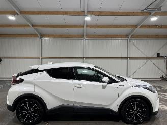 Damaged car Toyota C-HR 1.8 Hybrid 72kW Automaat Clima Camera 2018/1