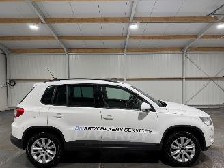 krockskadad bil auto Volkswagen Tiguan 1.4TSI 110kW Navi ECC Camera 2009/6