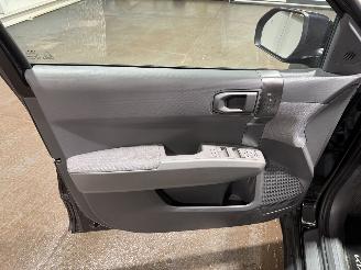 Kia EV3 58.3 kWh  150kW Plus picture 37