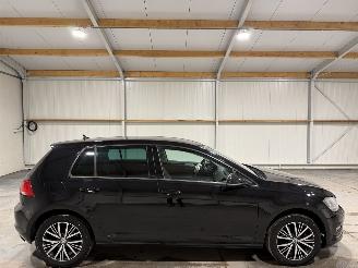 Unfallwagen Volkswagen Golf 1.4TSI 92kW Connected Series 2016/5