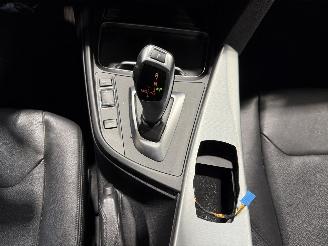 BMW 3-serie 318i 100kW Automaat Luxury Edition picture 18