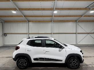 krockskadad bil auto Dacia Spring 27kWh 33kW Comfort Plus Orange Pack 2022/4