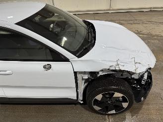 Volvo EX30 69kWh 200kW Single Motor Extended Range Plus picture 18