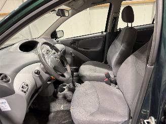 Toyota Yaris 1.3-16V 63kW VVT-i Luna picture 13