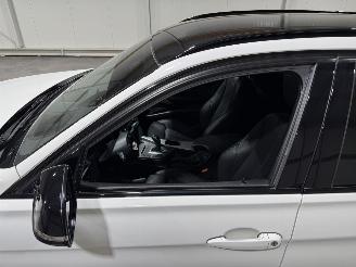 BMW 3-serie 330i 185kW Automaat High Executive picture 19