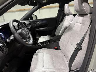 Volvo XC40 70kWh 170kW Recharge Ultimate Pano picture 32