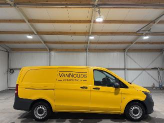 skadebil bedrijf Mercedes Vito 111CDI 84kW Airco Navi Lang 2017/10