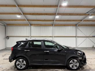 Vaurioauto  passenger cars Kia e-Niro 64kWh 150kW Automaat Dynamicline 2022/3
