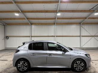 skadebil auto Peugeot 208 1.2PT 55kW Airco Camera Style 2023/12