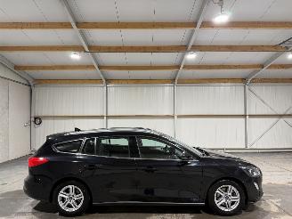 skadebil auto Ford Focus 1.0EcoBoost 92kW Hybrid Trend Edition Business 2021/11